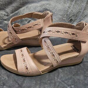 Earth  Hyannis Neutral Wedge Sandal Gladiator